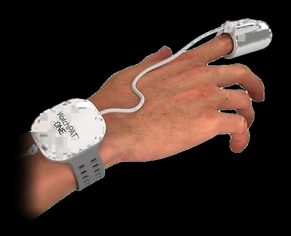 ערכת WatchPAT ONE על פרק היד, עם חיישן על האצבע